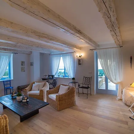 Mora Villa Banjol